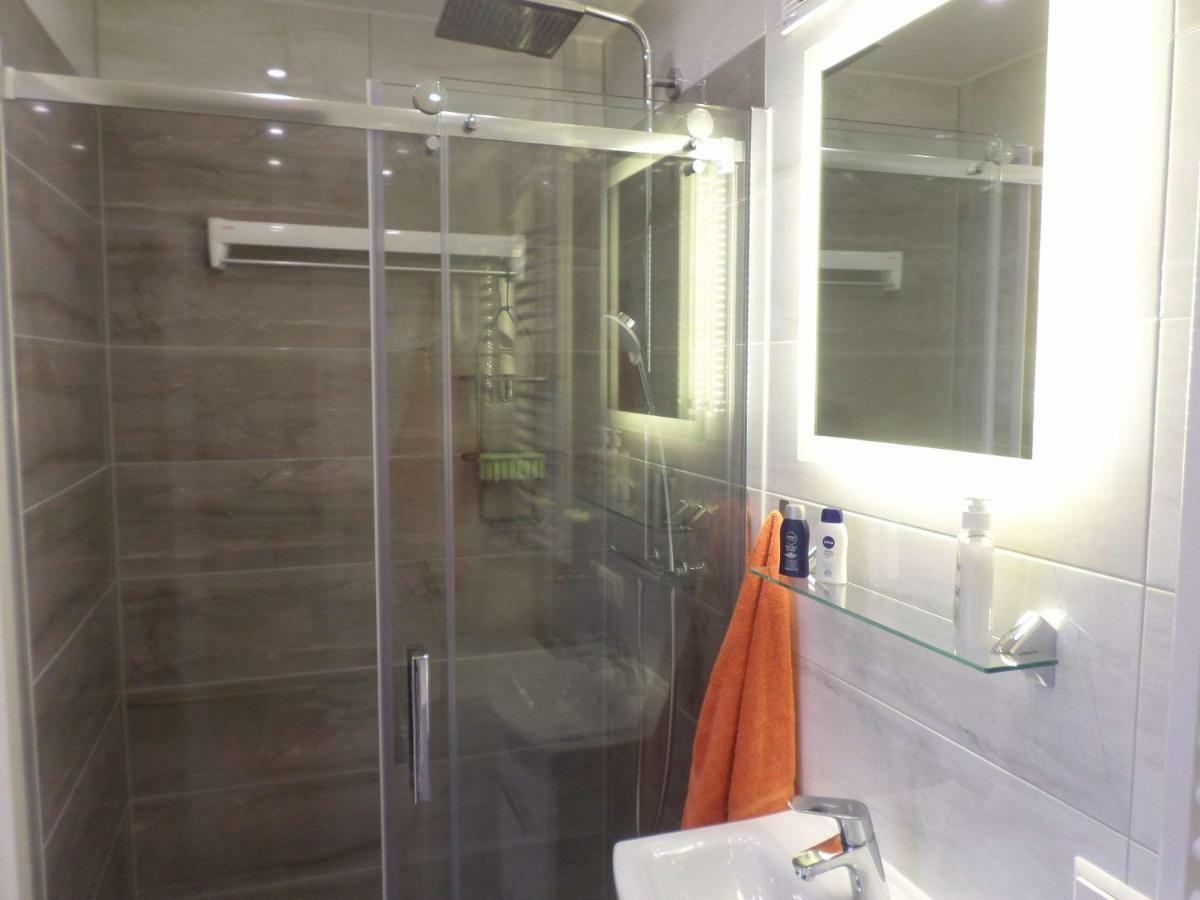 1 Zi. Apartment Naehe Flughafen/Messe Stuttgart 24H Waldenbuch Extérieur photo